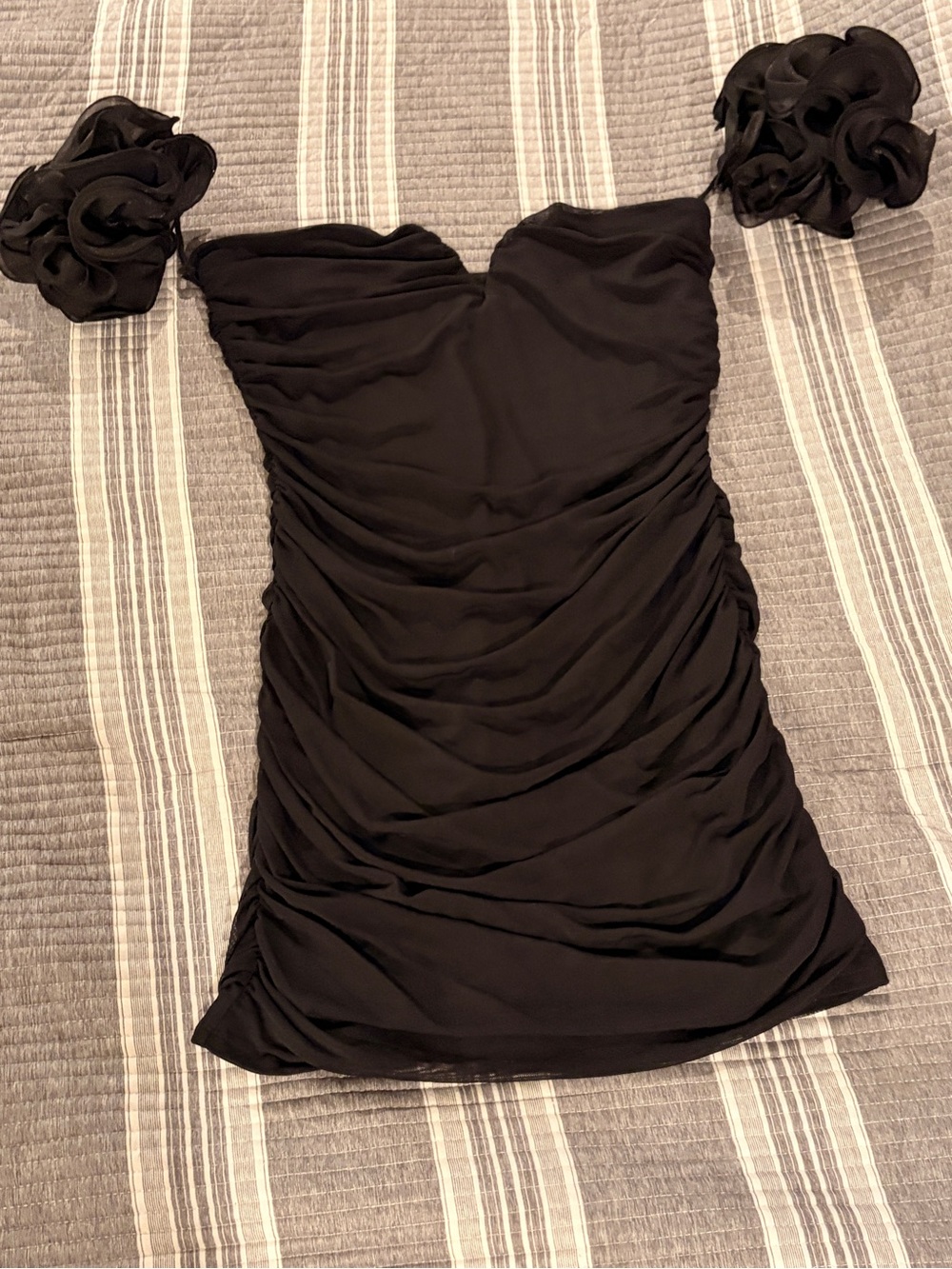 NWOT Lulu's Black Off-Shoulder Ruched Mini Dress with Floral Puff Sleeves - Picture 7 of 8